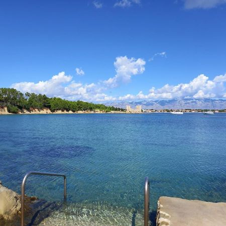 Apartmani Nella Vir Luaran gambar