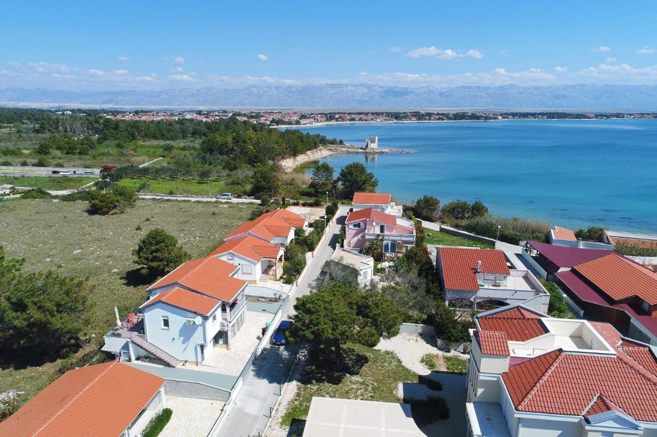 Apartmani Nella Vir Luaran gambar